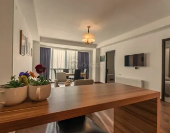 ქირავდება 5 ოთახიანი ბინა 120მ² 8/12 სართ თბილისი