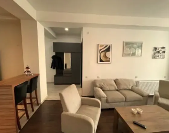 ქირავდება 5 ოთახიანი ბინა 120მ² 8/12 სართ თბილისი