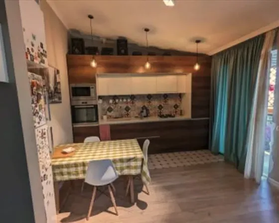 ქირავდება 2 ოთახიანი ბინა 70მ² 8/8 სართ თბილისი