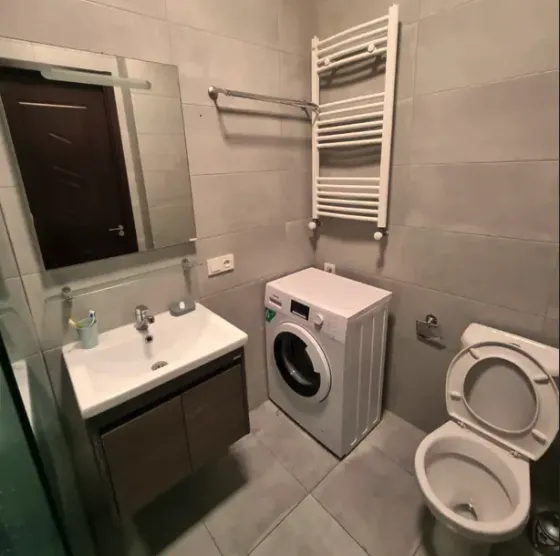 ქირავდება 2 ოთახიანი ბინა 55მ² 5/10 სართ თბილისი