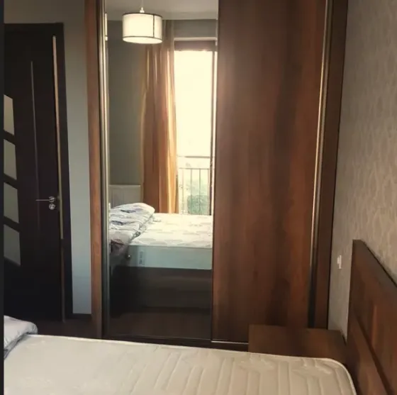 ქირავდება 2 ოთახიანი ბინა 55მ² 5/10 სართ თბილისი