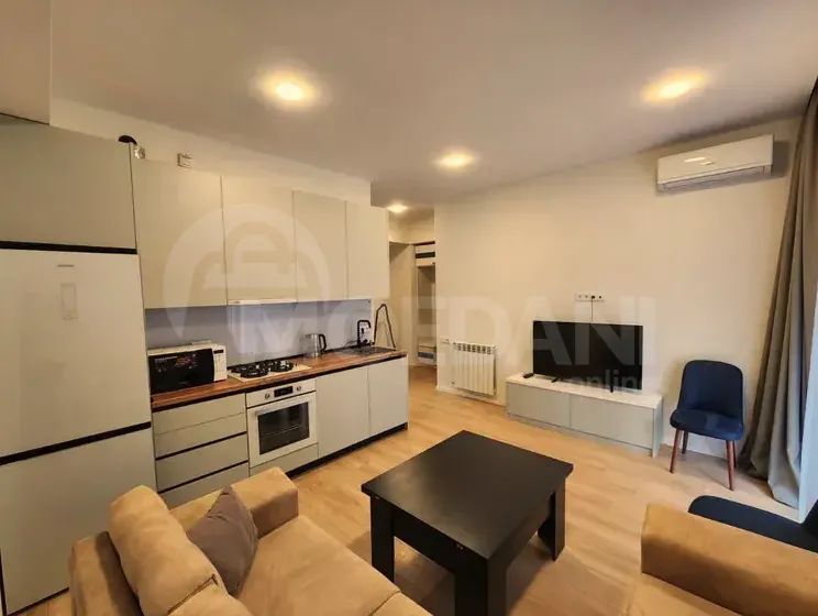 ქირავდება 2 ოთახიანი ბინა 67მ² 8/15 სართ თბილისი - photo 1