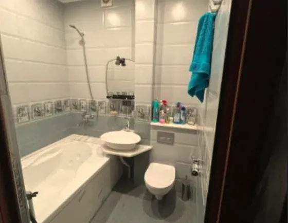 Apartments For Rent three-room 130м² 3/5 floor Tbilisi