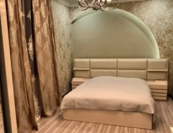 Apartments For Rent three-room 130м² 3/5 floor Tbilisi