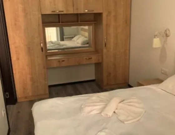 ქირავდება 2 ოთახიანი ბინა 8მ² 4/8 სართ თბილისი