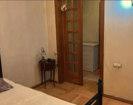 ქირავდება 2 ოთახიანი ბინა 40მ² 3/5 სართ თბილისი