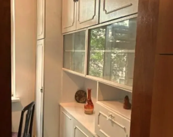 ქირავდება 2 ოთახიანი ბინა 40მ² 3/5 სართ თბილისი