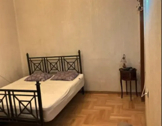 ქირავდება 2 ოთახიანი ბინა 40მ² 3/5 სართ თბილისი