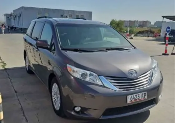 Toyota Sienna 2016 თბილისი