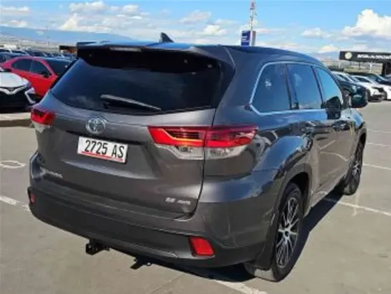 Toyota Highlander 2017 თბილისი