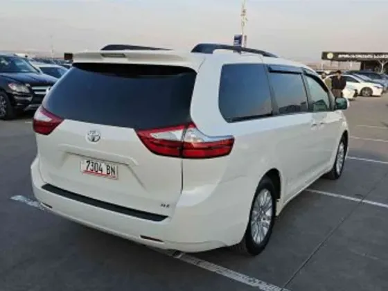 Toyota Sienna 2016 თბილისი