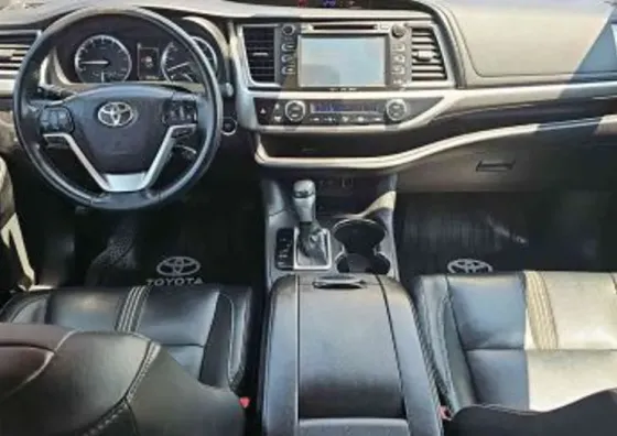 Toyota Highlander 2017 თბილისი