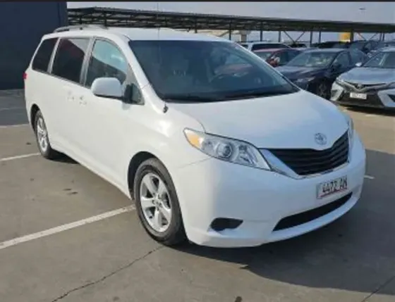 Toyota Sienna 2014 თბილისი