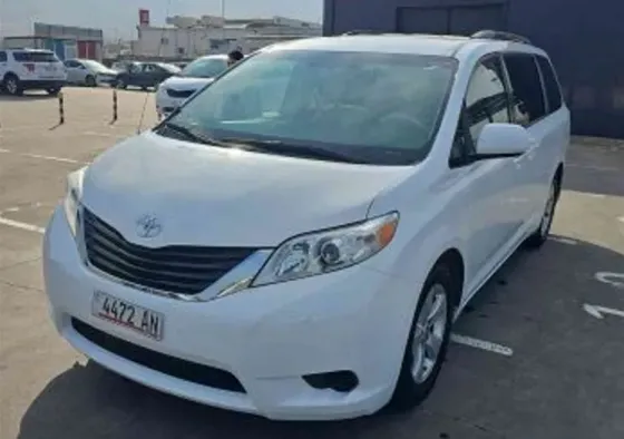 Toyota Sienna 2014 თბილისი