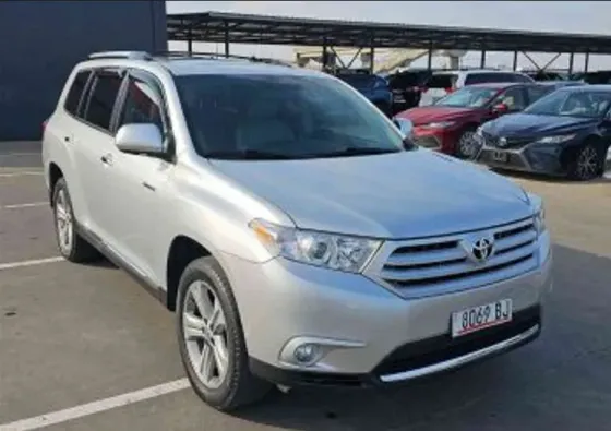 Toyota Highlander 2014 თბილისი