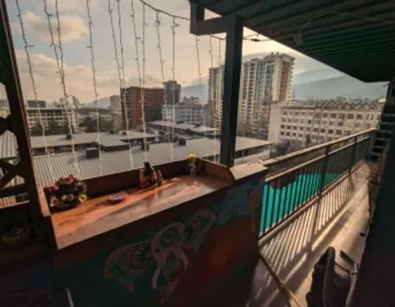 ქირავდება 2 ოთახიანი ბინა 70მ² 8/8 სართ თბილისი