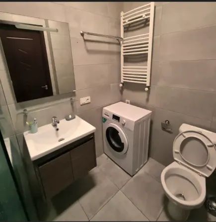 ქირავდება 2 ოთახიანი ბინა 55მ² 5/10 სართ თბილისი