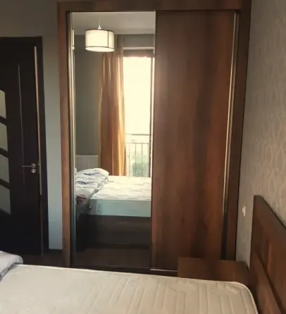 ქირავდება 2 ოთახიანი ბინა 55მ² 5/10 სართ თბილისი