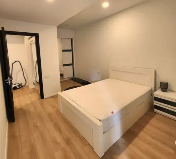 ქირავდება 2 ოთახიანი ბინა 67მ² 8/15 სართ თბილისი