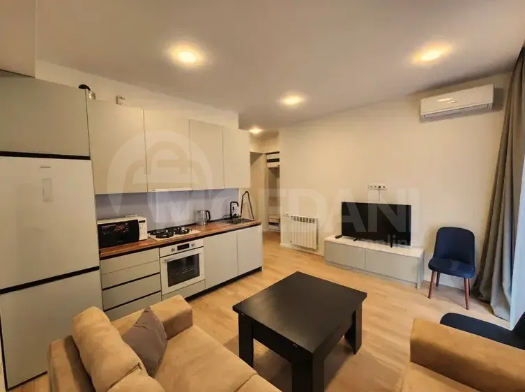 ქირავდება 2 ოთახიანი ბინა 67მ² 8/15 სართ თბილისი - photo 1