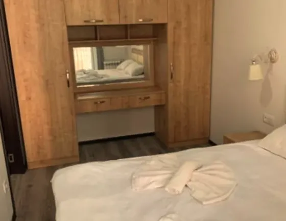 ქირავდება 2 ოთახიანი ბინა 8მ² 4/8 სართ თბილისი