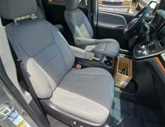 Toyota Sienna 2016 თბილისი