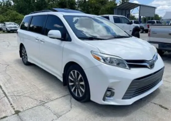 Toyota Sienna 2019 თბილისი