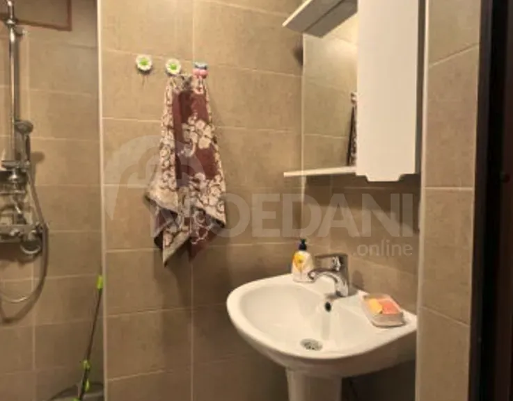 ქირავდება 2 ოთახიანი ბინა 60მ² 2/3 სართ თბილისი - photo 4