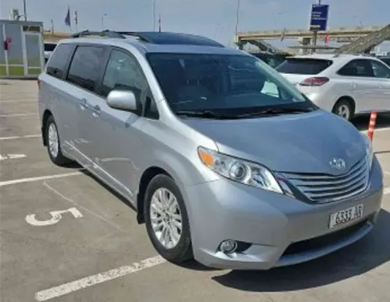 Toyota Sienna 2016 თბილისი