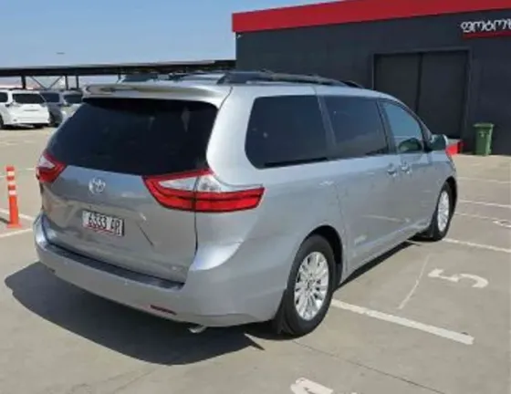 Toyota Sienna 2016 თბილისი