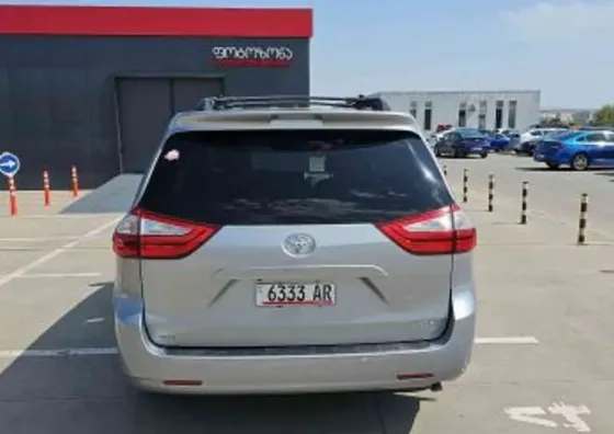 Toyota Sienna 2016 თბილისი