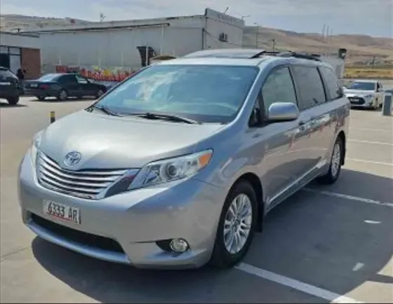 Toyota Sienna 2016 თბილისი