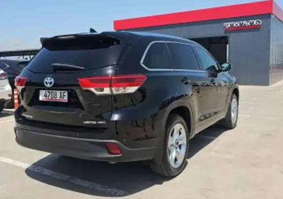 Toyota Highlander 2018 თბილისი