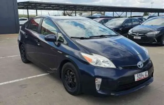 Toyota Prius 2015 თბილისი