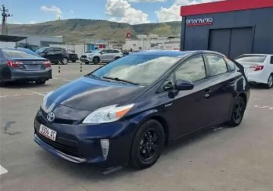 Toyota Prius 2015 თბილისი