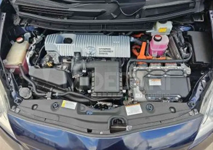 Toyota Prius 1.8L 2015 Тбилиси - изображение 6