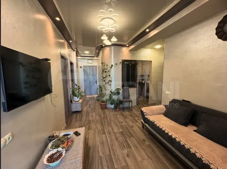 Продам 4-комн. квартиру 73м² 4/5 эт. Тбилиси - изображение 2