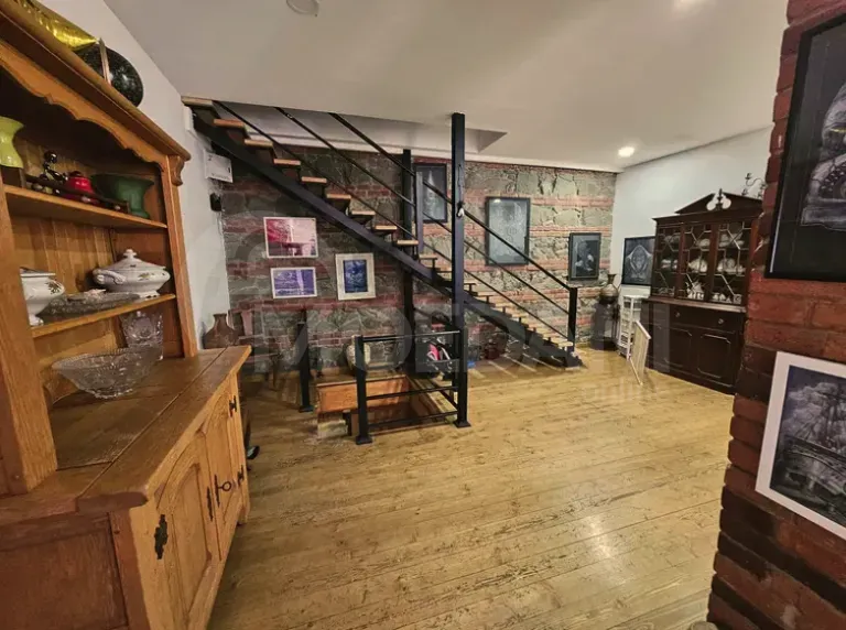 Продам 5-комн. квартиру 275м² 1/2 эт. Тбилиси - изображение 2