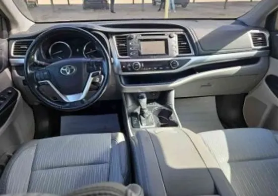 Toyota Highlander 2015 თბილისი