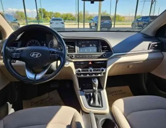 Hyundai Elantra 2019 თბილისი