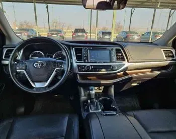 Toyota Highlander 2017 თბილისი