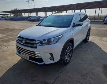 Toyota Highlander 2017 თბილისი