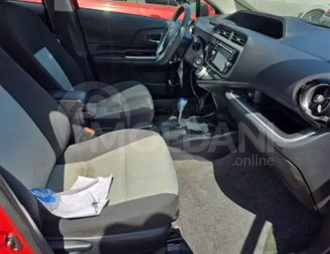 Toyota Prius C 1.5L 2017 Тбилиси - изображение 5