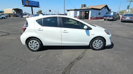 Toyota Prius C 2016 Tbilisi