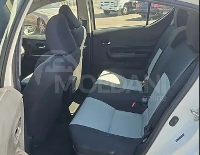 Toyota Prius C 1.5L 2016 Тбилиси - изображение 7