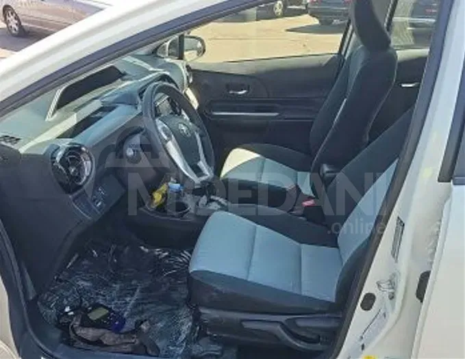 Toyota Prius C 1.5L 2016 Тбилиси - изображение 5