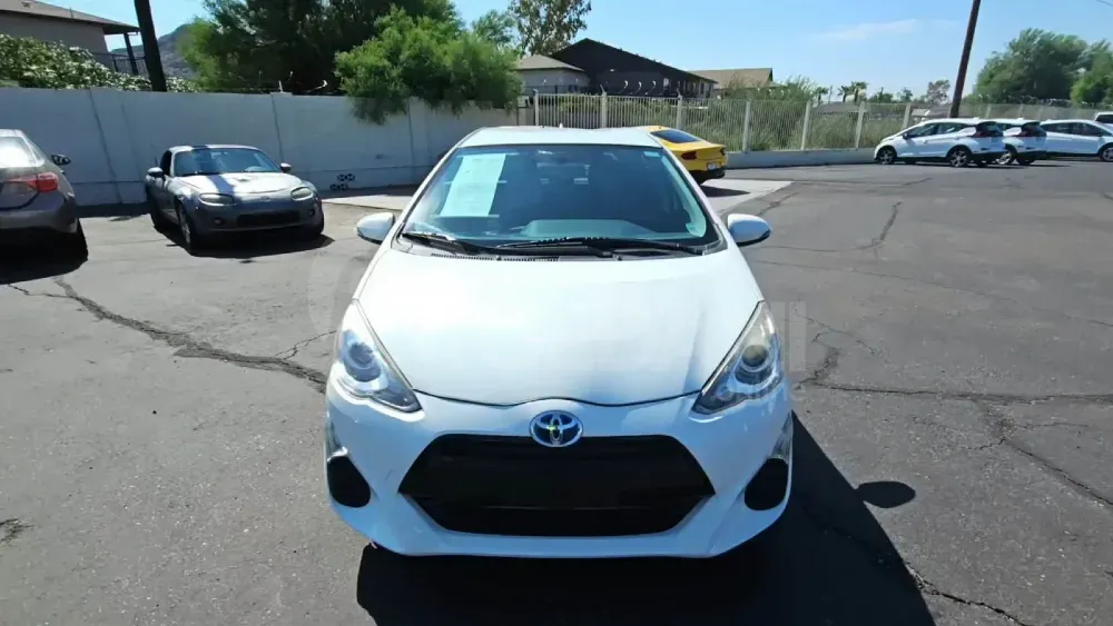 Toyota Prius C 1.5L 2016 Тбилиси - изображение 1