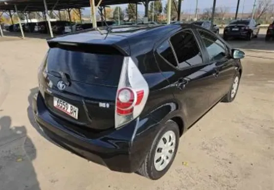 Toyota Prius C 2014 Тбилиси