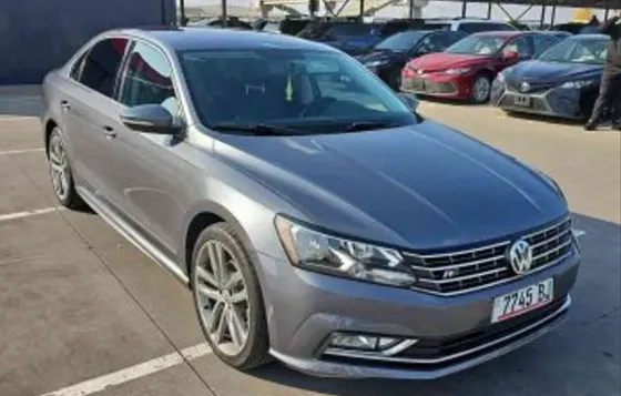 Volkswagen Passat 1.8 2016 თბილისი