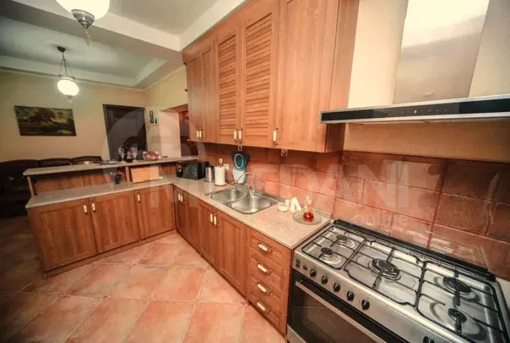 Сдам 3-комн. квартиру 70м² 1/3 эт. Тбилиси - изображение 2